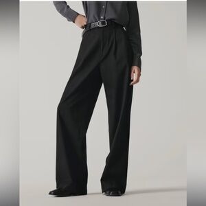 Everlane Way High Drape Pant in Black